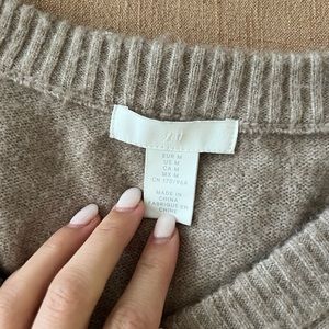 H&M size M sleeveless sweater